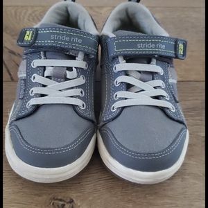 Toddler sneakers